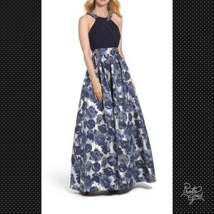 Eliza J Ballgown - Has pockets :)